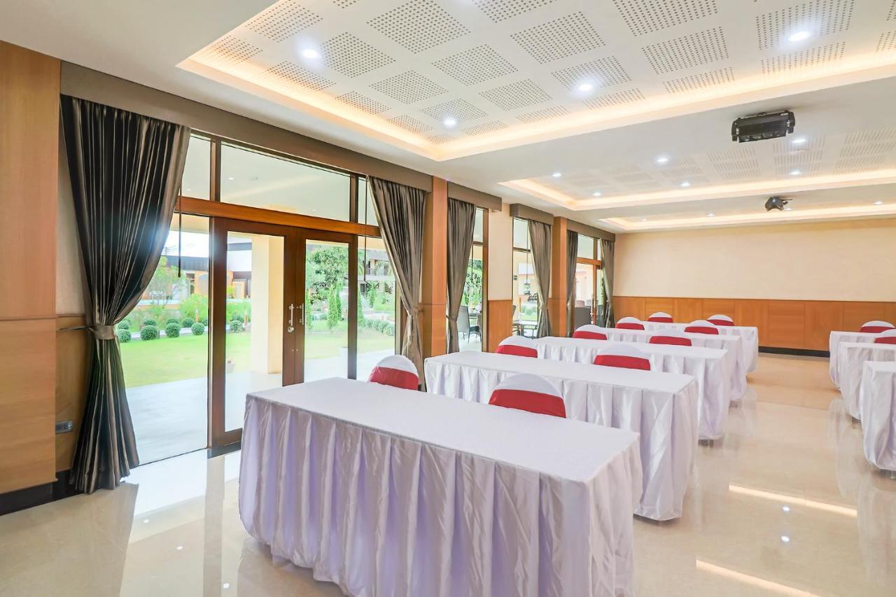 Au Place Hotel Loei Exterior photo