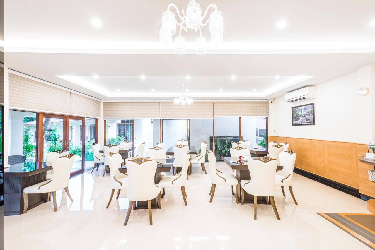 Au Place Hotel Loei Exterior photo