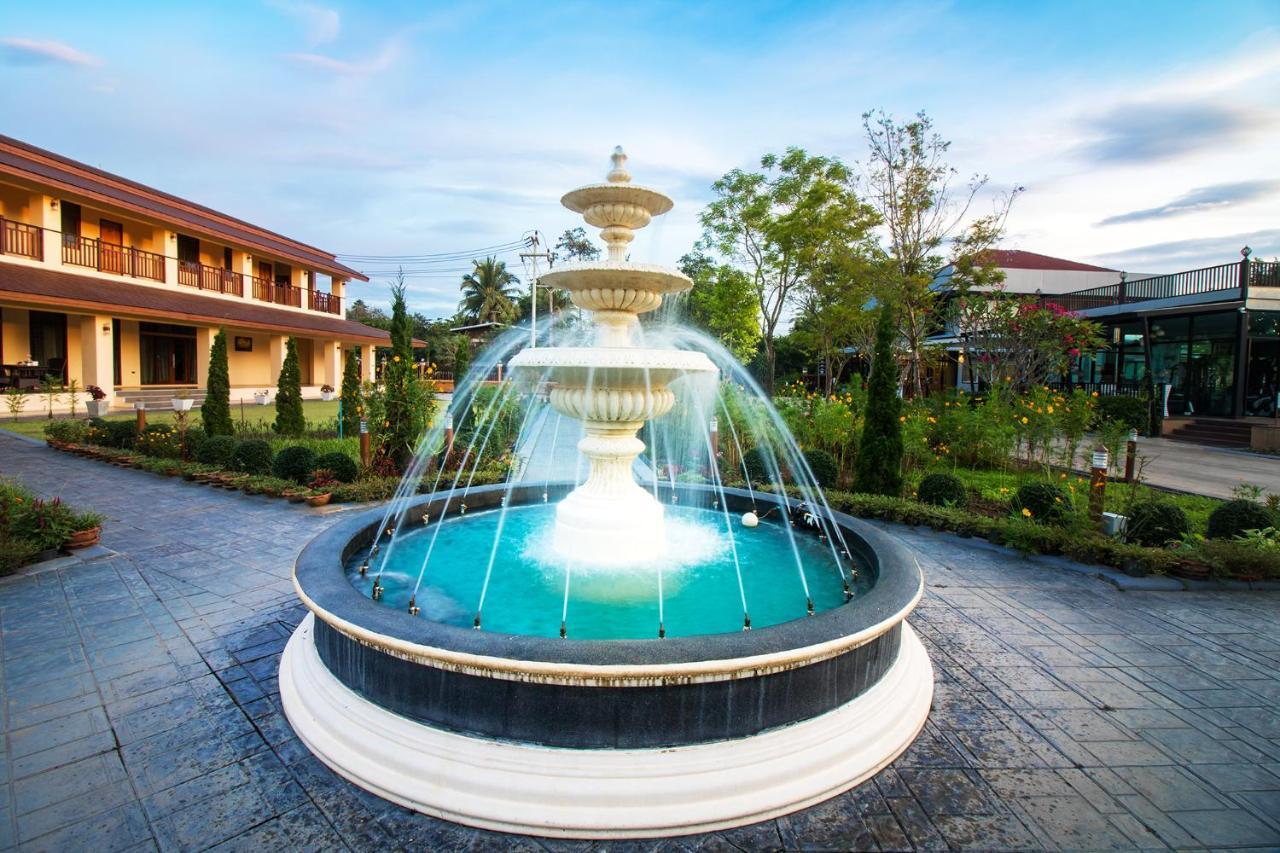 Au Place Hotel Loei Exterior photo