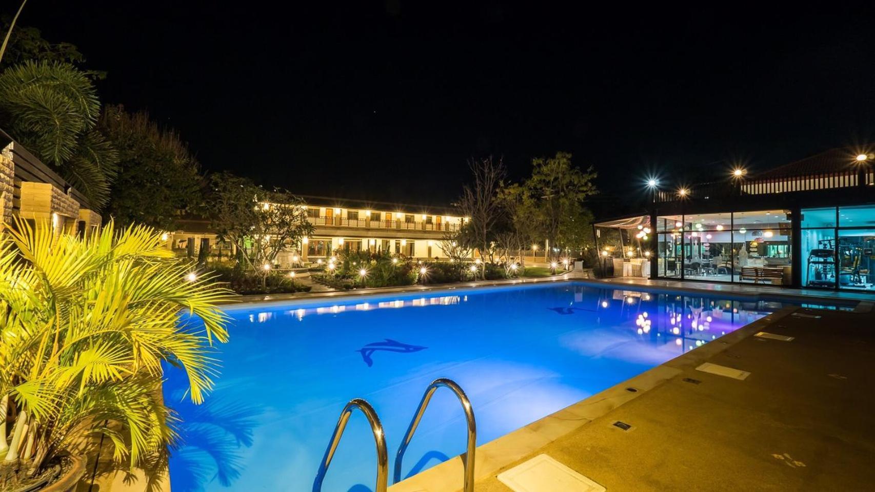 Au Place Hotel Loei Exterior photo